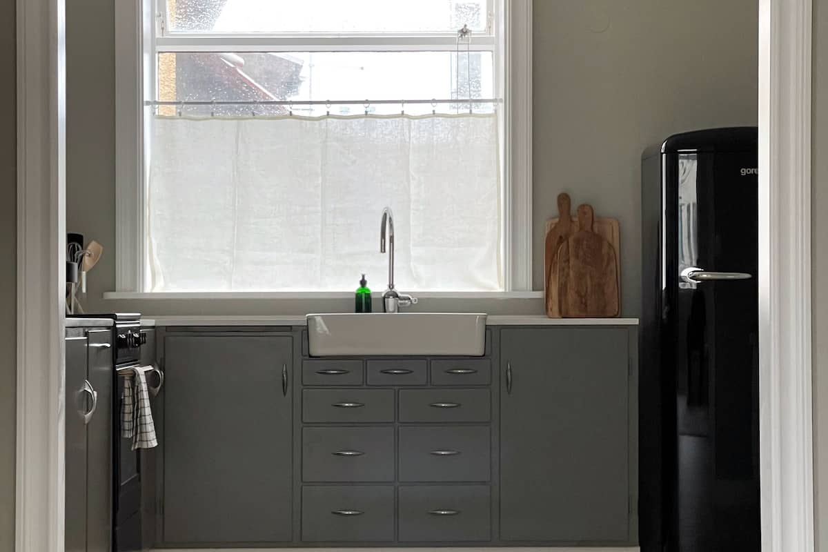 design apartment (1) | private kitchen | full-sized fridge, oven, stovetop, dishwasher