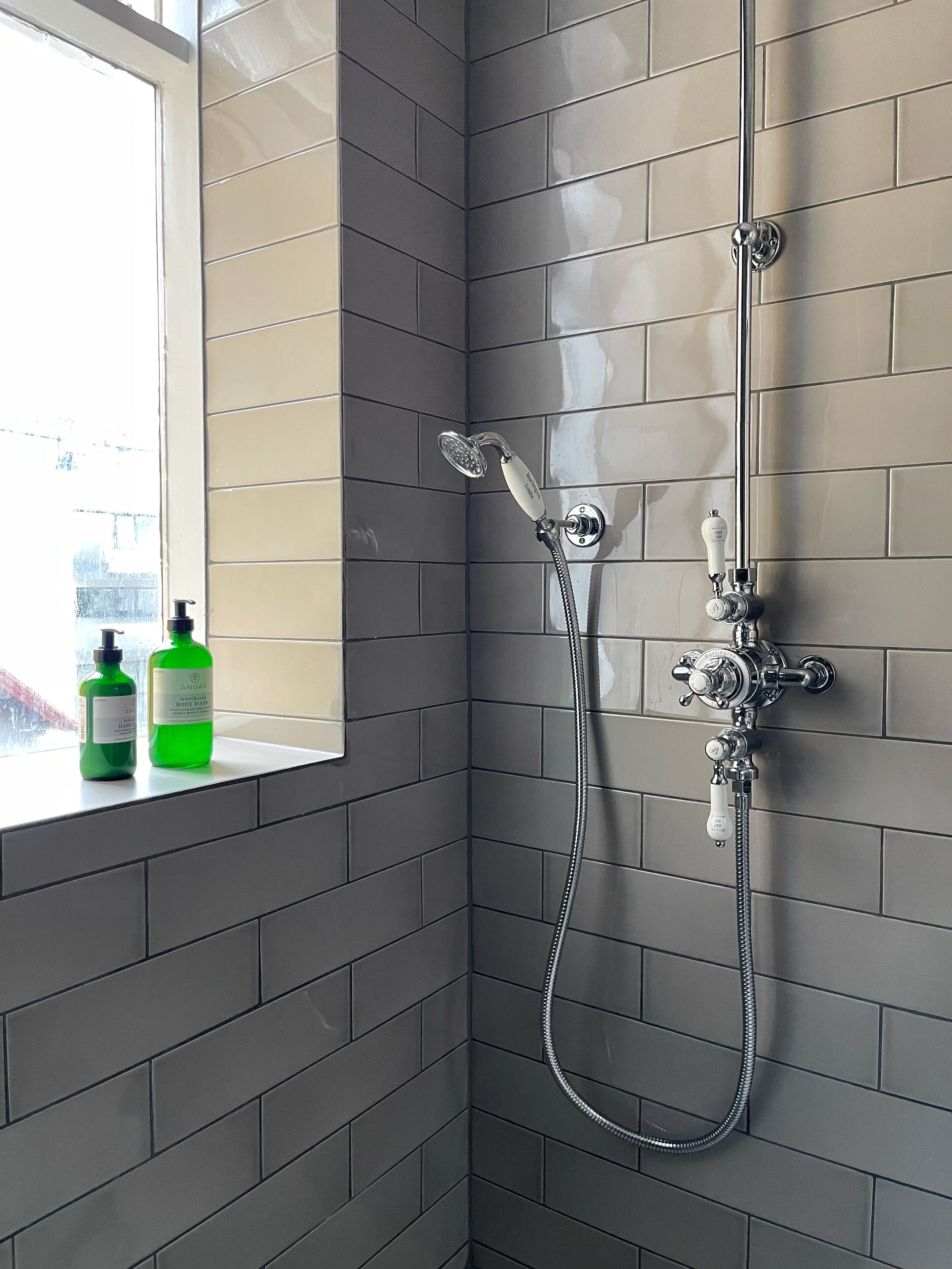 Design Apartment (1) | Bathroom | Free toiletries, hair dryer, bathrobes