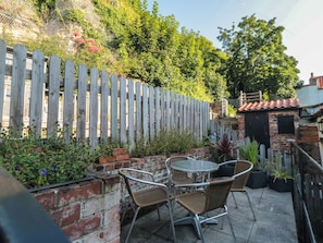 Cottage | Outdoor dining