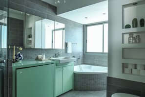 Apartment | Bathroom | Free toiletries, hair dryer, towels, soap - Bright 1BR Apt w Parquet in the City (Tel Aviv)