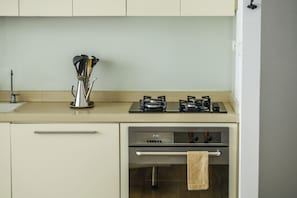 Apartment | Private kitchen | Fridge, microwave, oven, stovetop - Bright 1BR Apt w Parquet in the City (Tel Aviv)