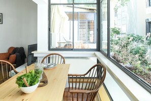 Appartement | Dineren op de kamer