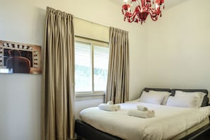 Appartement | 1 chambre, bureau, fer et planche Ă repasser, draps fournis