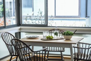 Appartement | Dineren op de kamer