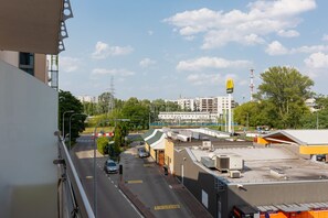 Exterior - Spacious Apartment + Parking by Renters (Warsaw)
