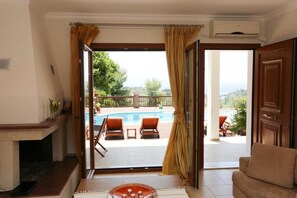 View from property - Luxury Villa Jasmine w Private Pool (Skiathos)