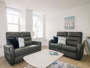 Cottage | Interior - 111a Main Street (Banff)