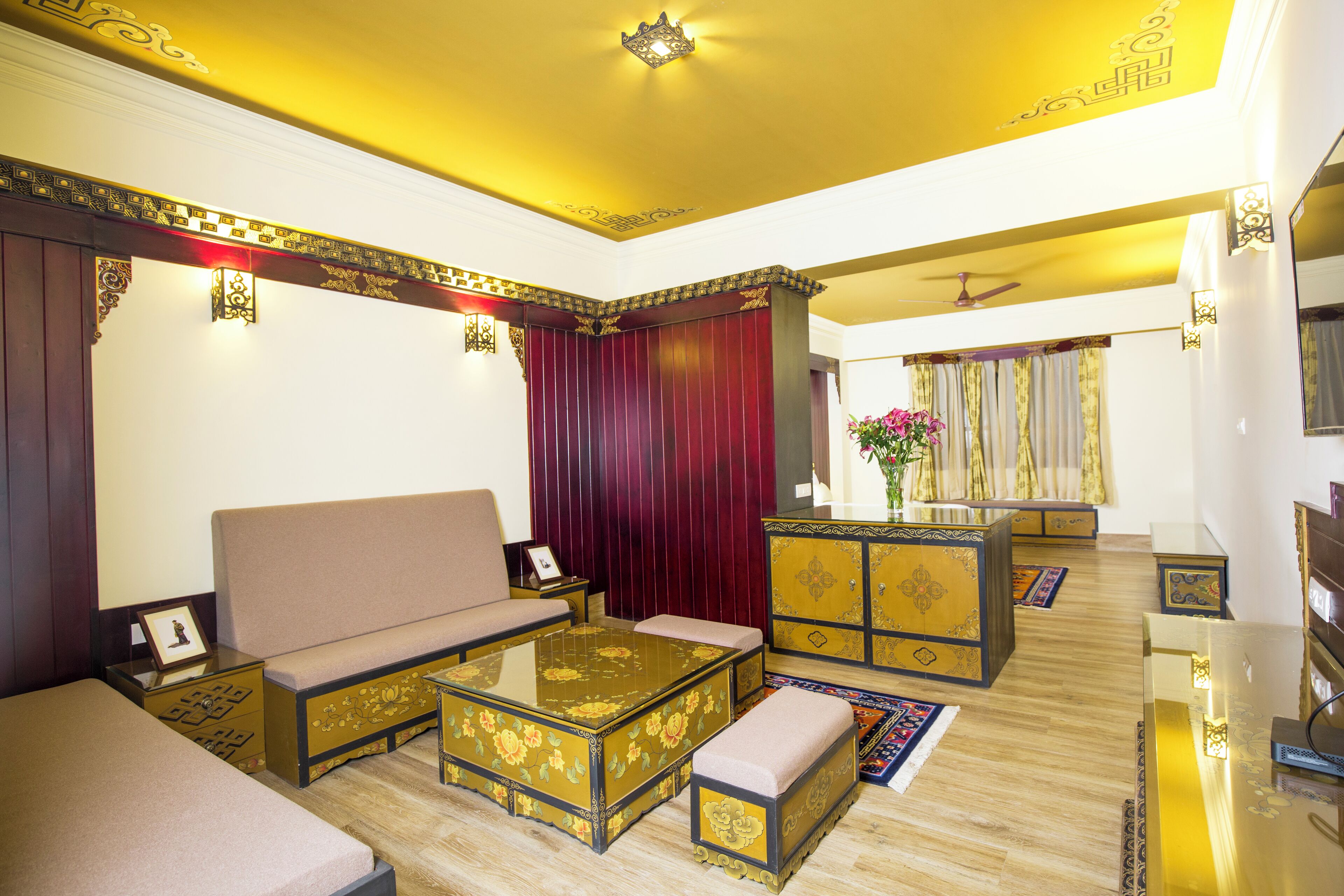 Vajra Suite with Bathtub | In-room dining