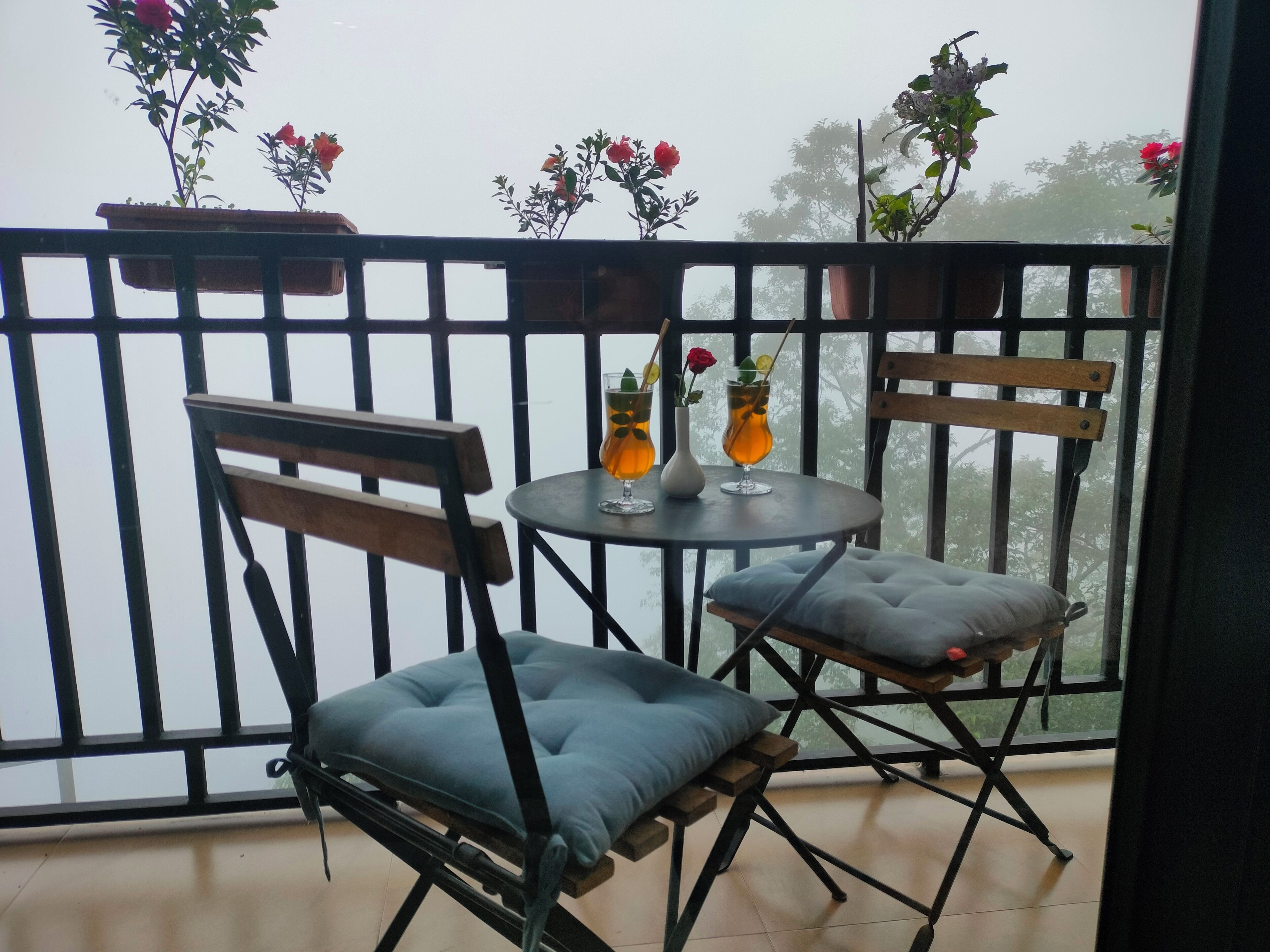 Tara Room with Balcony & Valley View | Balcony
