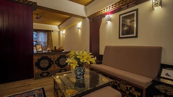 Vajra Suite with Bathtub | 1 bedroom, desk, rollaway beds, free WiFi