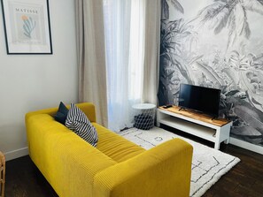 Télévision à écran plat