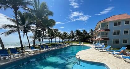 Serene and Spacious Beachfront Condo with Pool. Amazing views. Gated security.