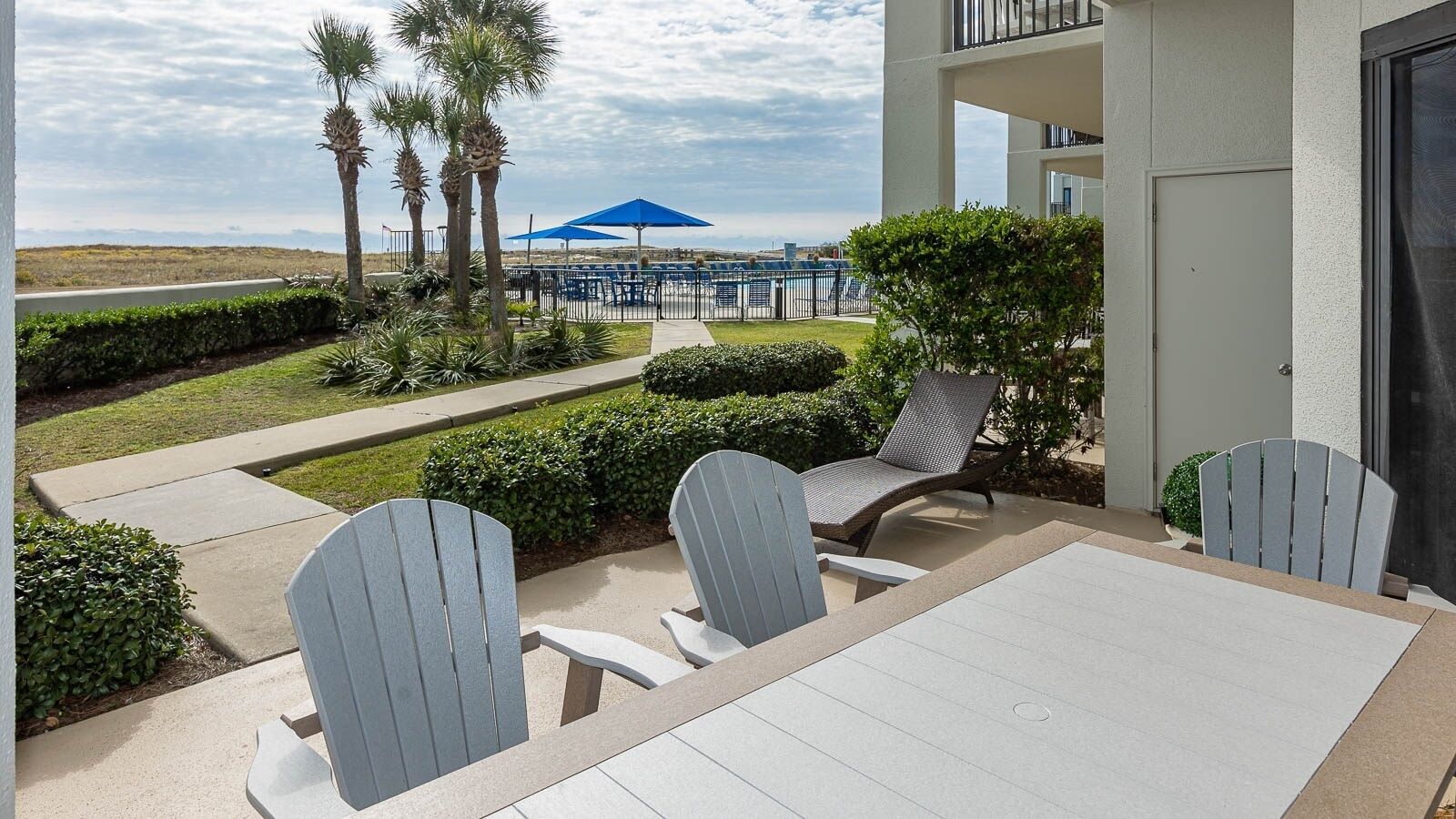 Condo, 3 Bedrooms | Property grounds