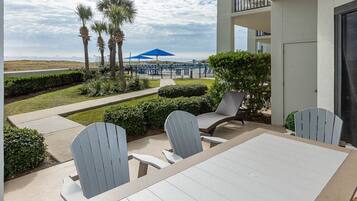 Condo, 3 Bedrooms | Property grounds