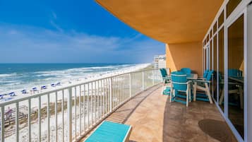 Condo, 3 Bedrooms | Property grounds