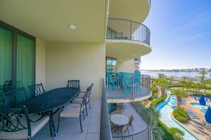 公寓式客房, 2 间卧室 | 室外用餐