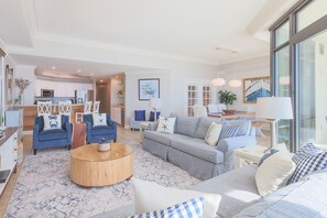 Living area - Phoenix West 1606 3 Bedroom Condo (Orange Beach)