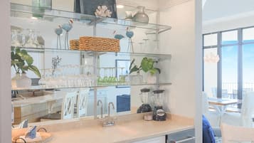Condo, 3 Bedrooms | Private kitchen