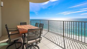 Condo, 3 Bedrooms | Property grounds