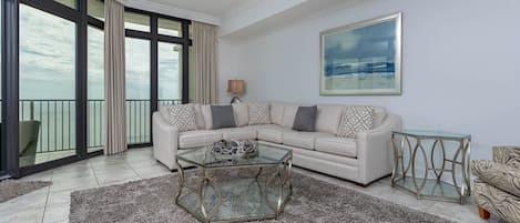 Condo, 3 habitaciones | Área de sala de estar