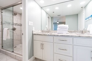 Condo, 3 Bedrooms | Bathroom | Shampoo - Phoenix East 911 3 Bedroom Condo (Orange Beach)