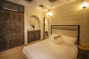 Comfort-Zimmer | Zimmersafe, individuell dekoriert, kostenloses WLAN, Bettwäsche