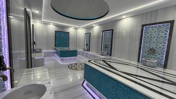 Sauna seca, sauna a vapor, banho turco/hammam, tratamentos corporais