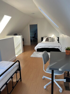 3 bedrooms, desk, iron/ironing board, travel cot