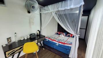 1 habitación, wifi y ropa de cama