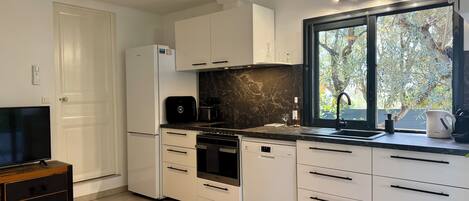 Microwave, oven, stovetop, dishwasher