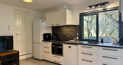 Petite Maison Avec Vue, au Calme sur les Hauteurs de Toulon