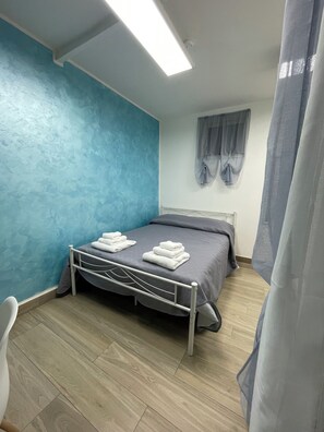 1 bedroom, WiFi, bed sheets - In the center of the historic center of Naples with terrace on the decumani (Napoli)