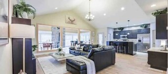 Sims Lake Cottage--private lake in Muskoka