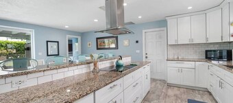 Sunny, Quiet, Open concept 3 bedroom home with pool