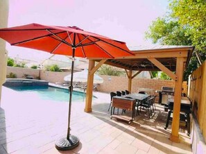 Pool - Fantasy House
(Indio)