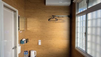 Basic Quadruple Room | Down duvets, free WiFi, bed sheets