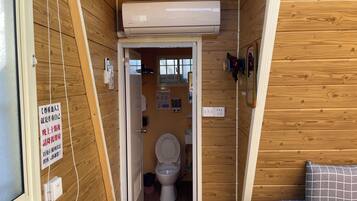 Down duvets, free WiFi, bed sheets