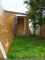 Basic Twin Room, 1 Queen Bed | Terrace/patio