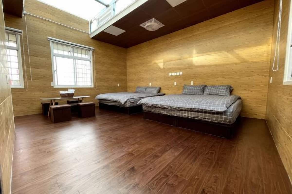 Cubrecamas, wifi gratis y ropa de cama