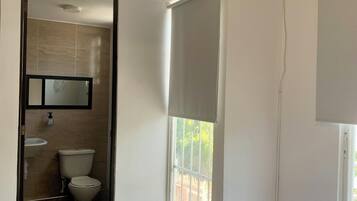 3 chambres, fer et planche à repasser, Wi-Fi gratuit, draps fournis