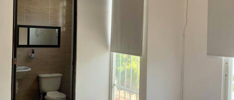 3 chambres, fer et planche à repasser, Wi-Fi gratuit, draps fournis