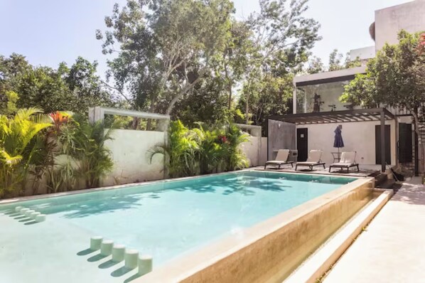 Alberca al aire libre 