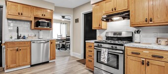 Stylish Two Bedroom Retreat near Buffalo