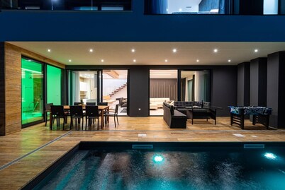 Luxury Villa Jackpot with indoor and outdoor pool