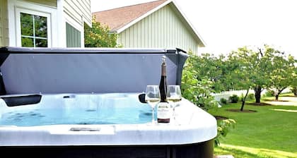 Windrush House · Summer Sale! Hot Tub. Grill. Views.