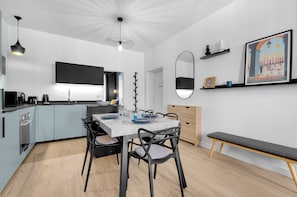 Fridge, microwave, oven, dishwasher