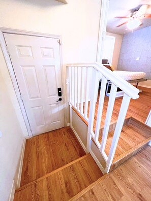 2 Schlafzimmer, Reisekinderbett, WLAN, Bettwäsche