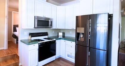 2BR 1B guest house. Convenient location, pet friendly, amazing views!