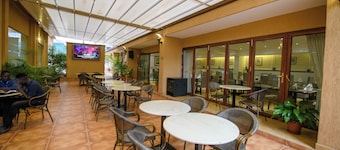 Canary Hotel