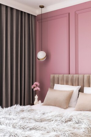 2 phòng ngủ, khu vực làm việc phù hợp cho laptop